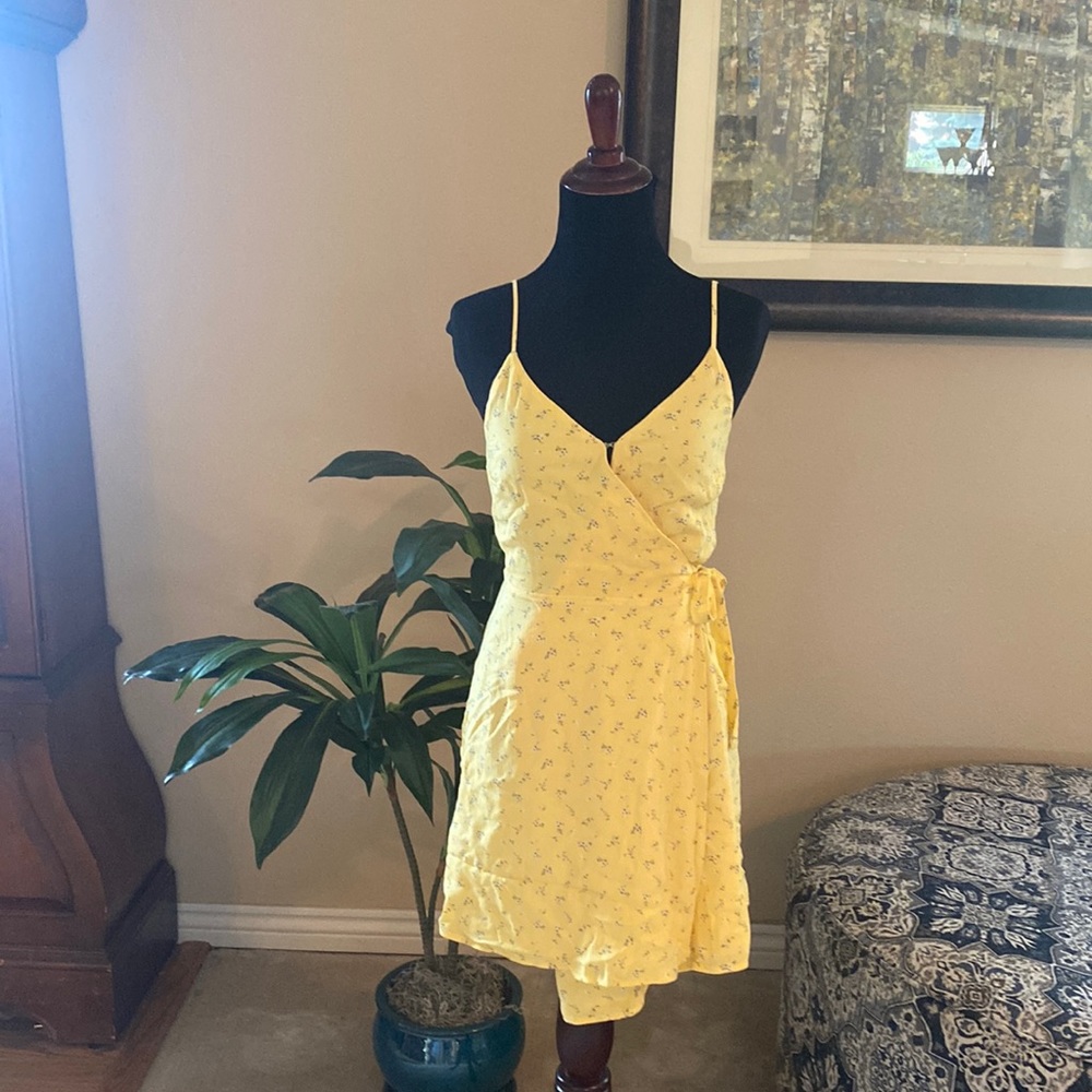 yellow hollister dress